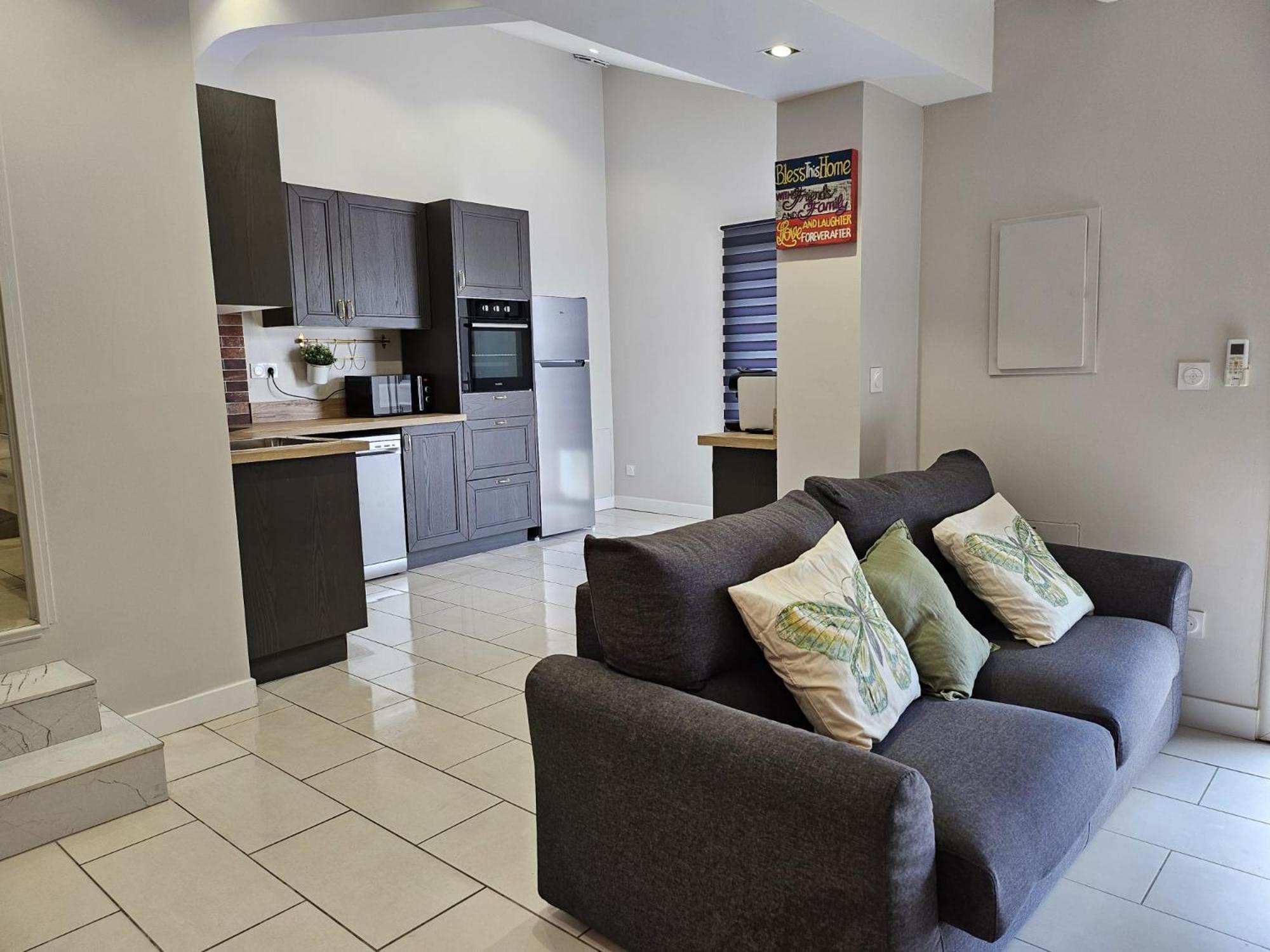 Agreable Logement Avec Terrasse Saint-Victoret Екстериор снимка