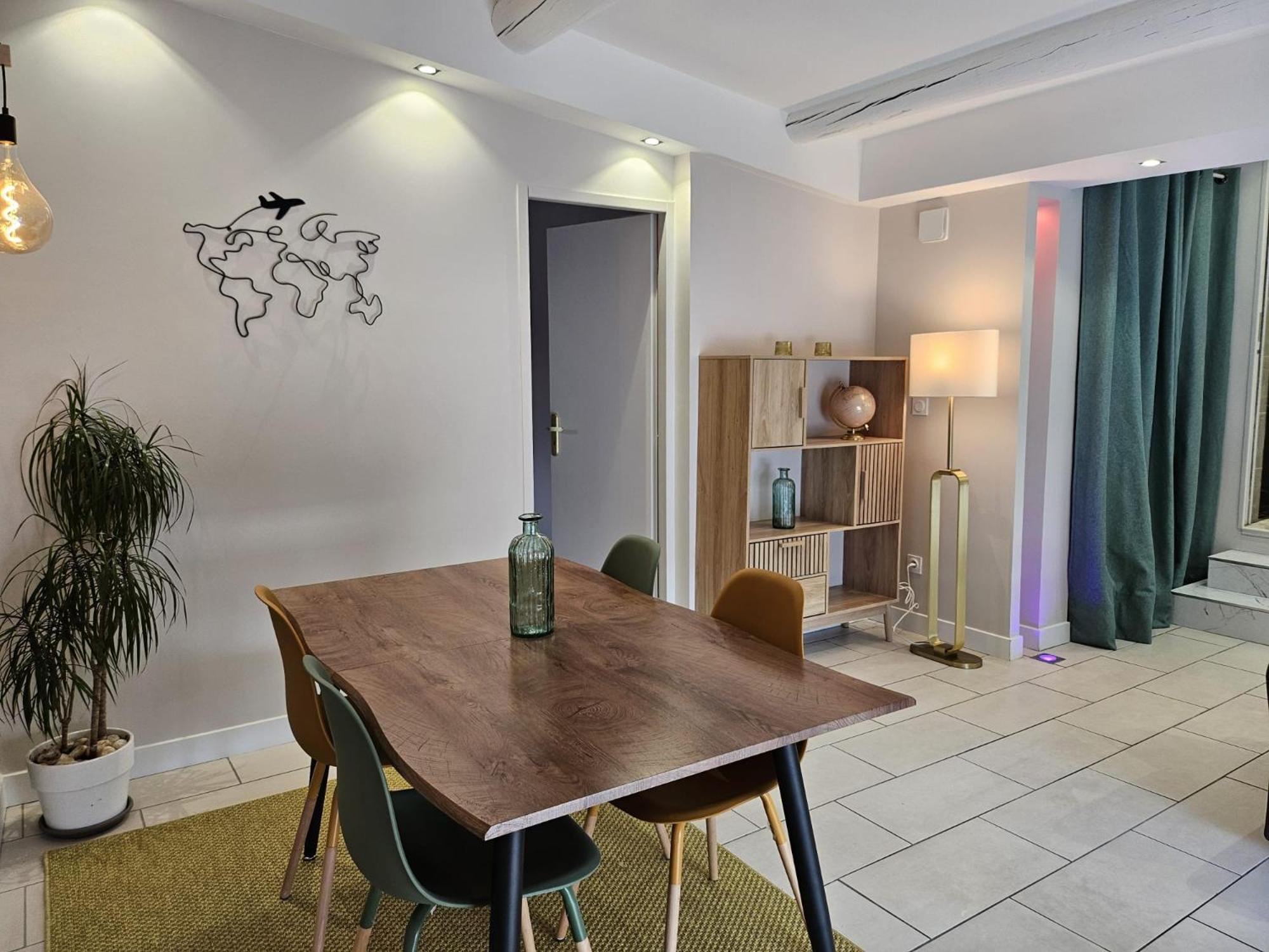 Agreable Logement Avec Terrasse Saint-Victoret Екстериор снимка