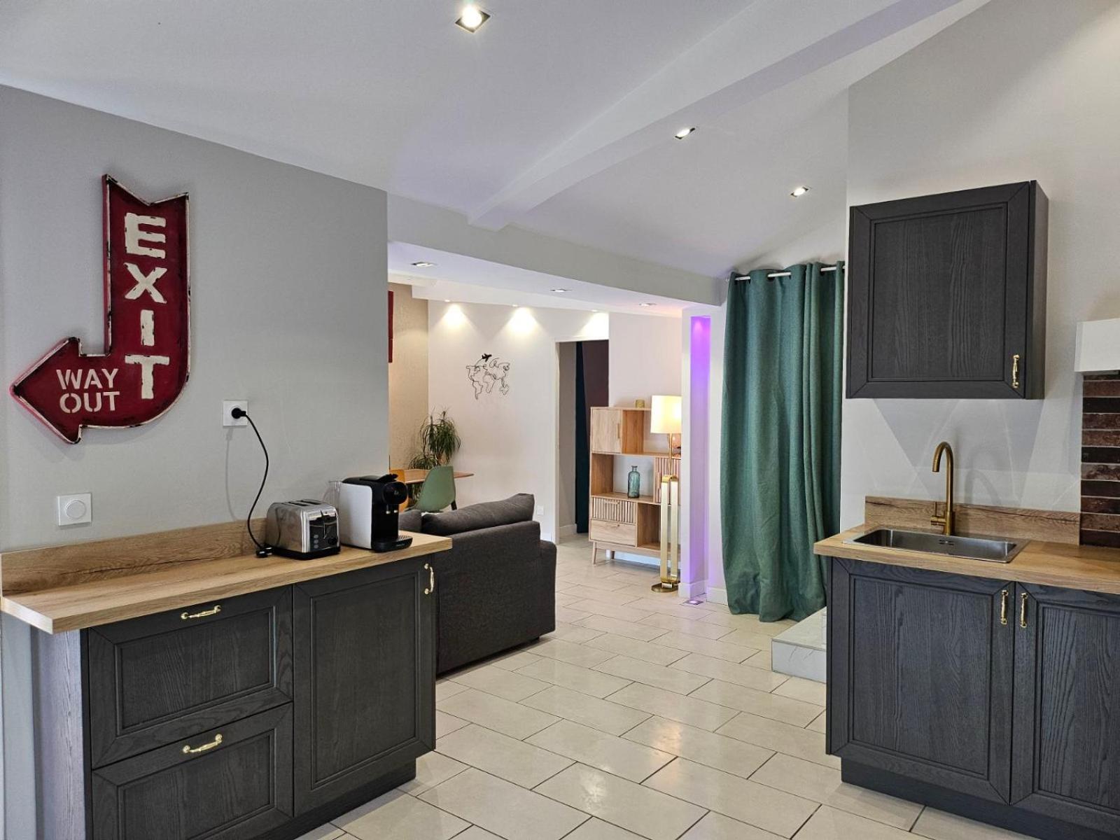Agreable Logement Avec Terrasse Saint-Victoret Екстериор снимка